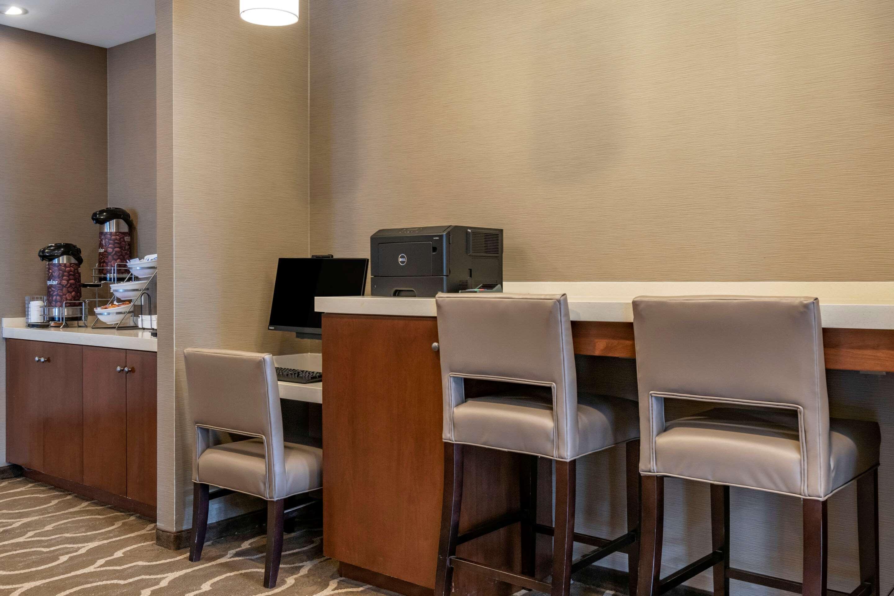 Comfort Suites Manheim - Lancaster Bagian luar foto