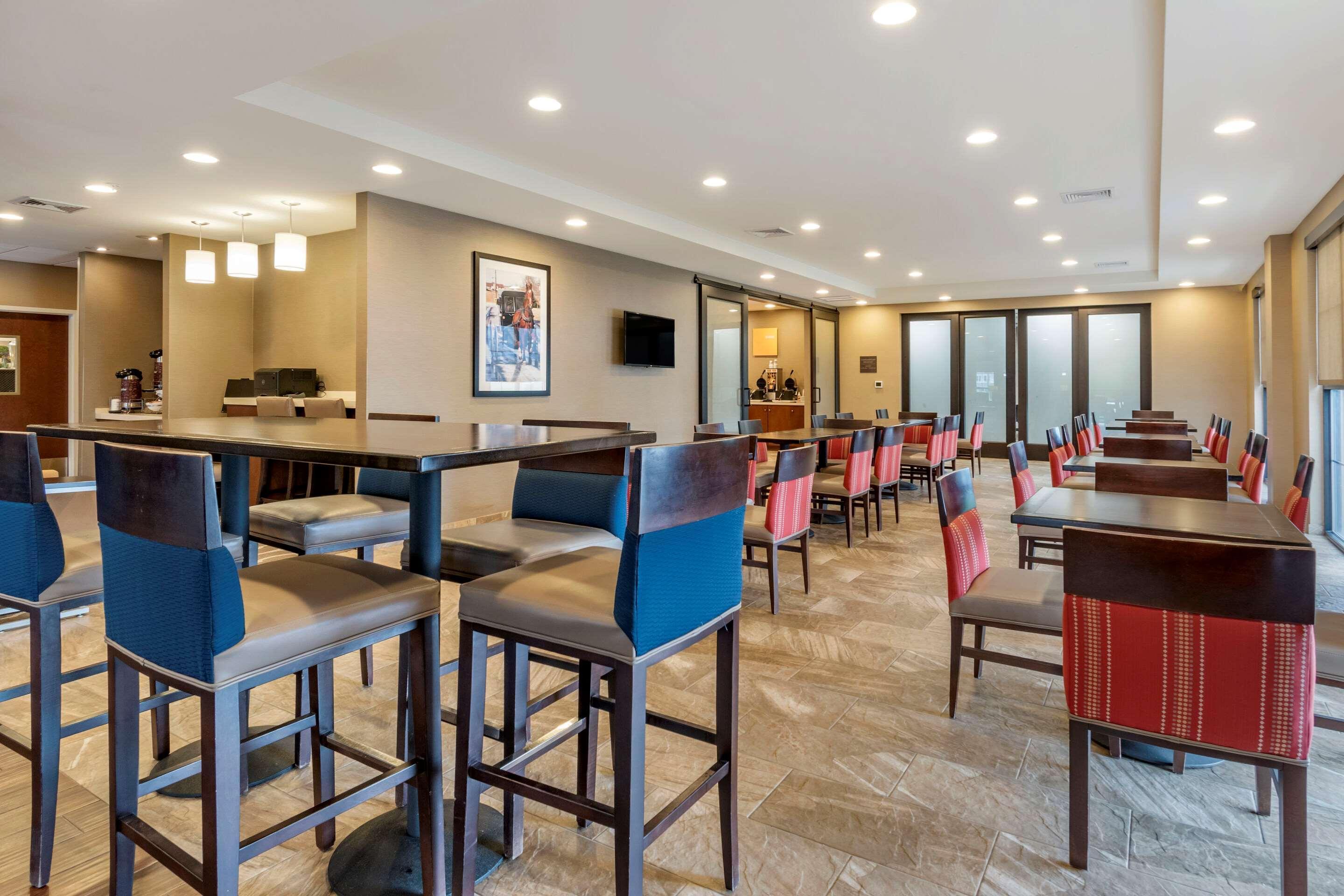 Comfort Suites Manheim - Lancaster Bagian luar foto