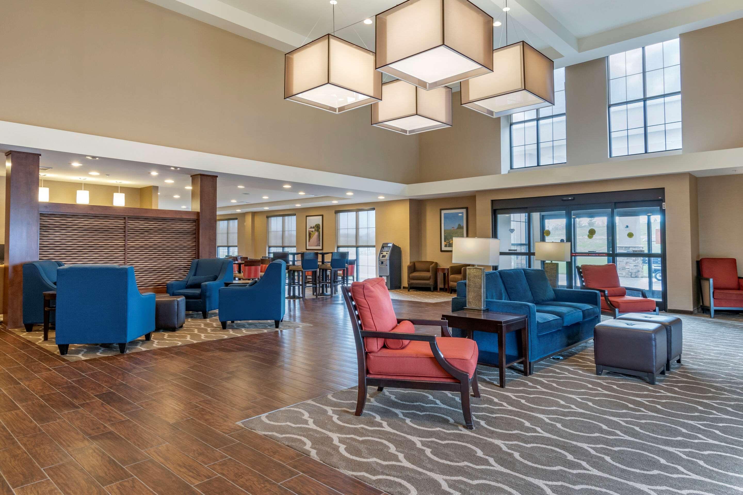 Comfort Suites Manheim - Lancaster Bagian luar foto
