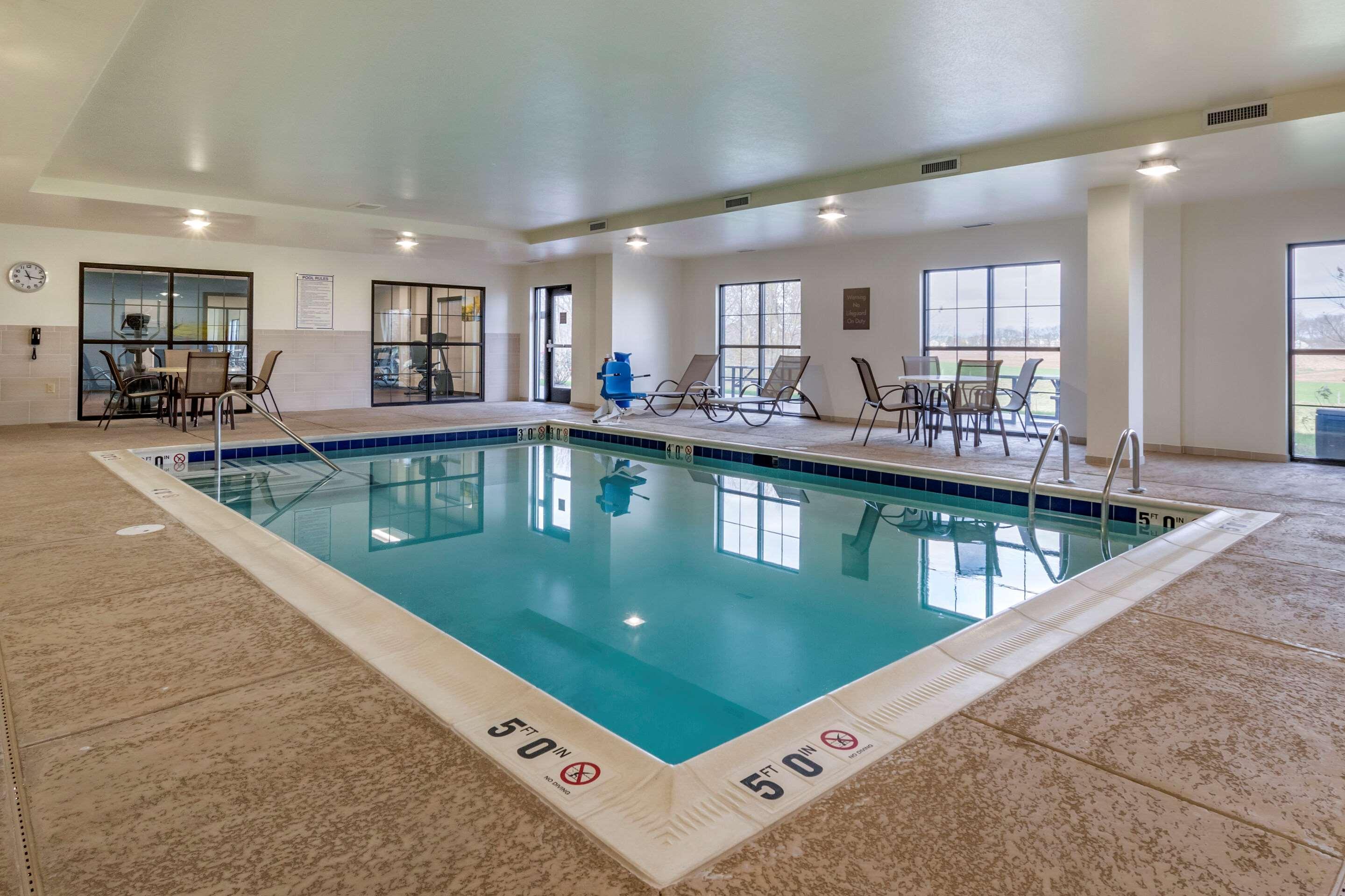 Comfort Suites Manheim - Lancaster Bagian luar foto