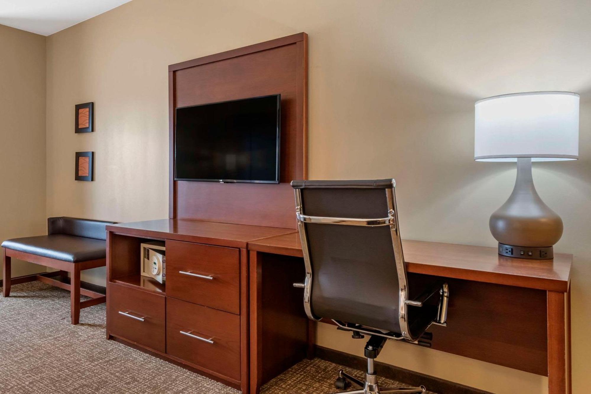 Comfort Suites Manheim - Lancaster Bagian luar foto