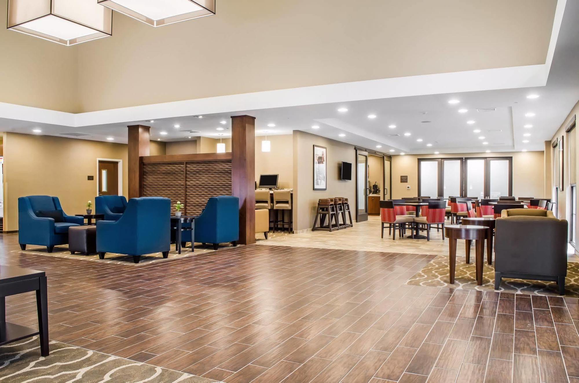 Comfort Suites Manheim - Lancaster Bagian luar foto