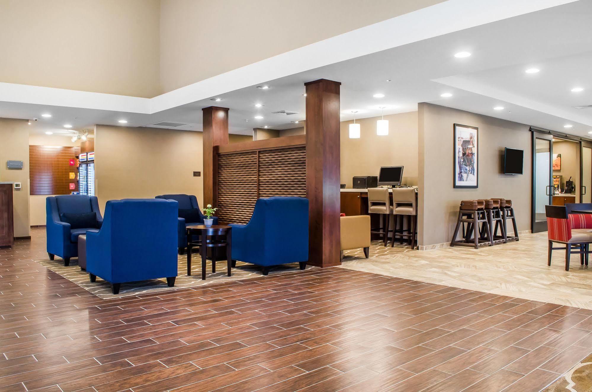 Comfort Suites Manheim - Lancaster Bagian luar foto